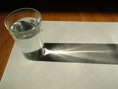 caustique form�e par un verre d'eau � Rob in Space