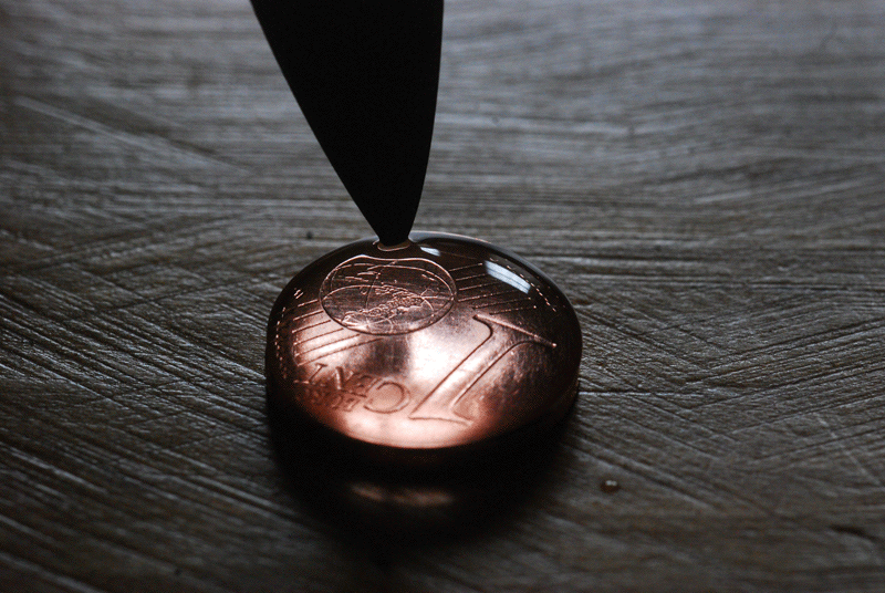 Sac d'eau sur une pi�ce et savon �Rob In Space