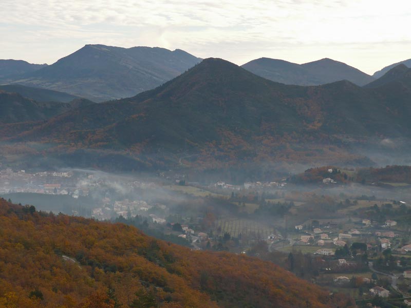 Fum�es coinc�es sous la couche d'inversion �Rob in space